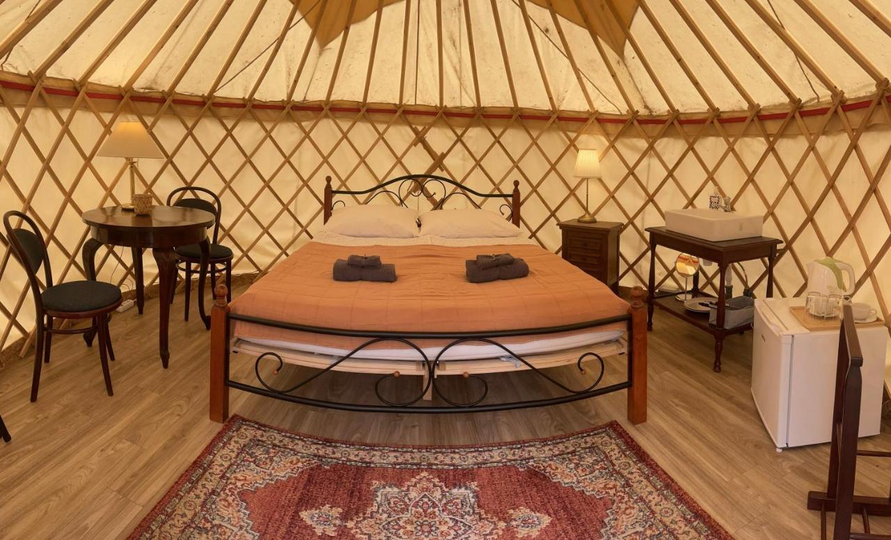 Oeko Kemping Es Glamping Tiszadada Eksteriør billede
